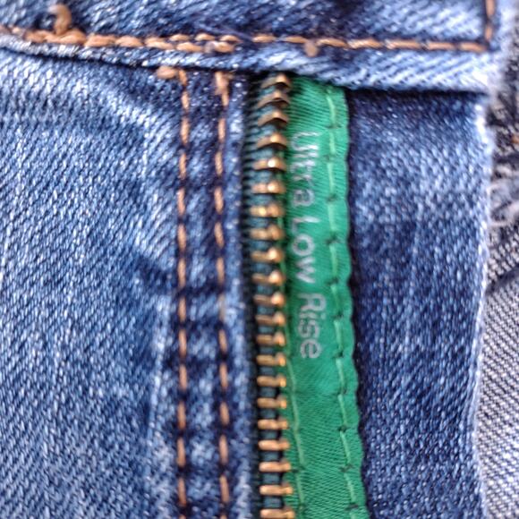 Wrangler Ultra Low Rise Stretch Boot Leg Flare Jeans Size 9/10 Bohemian Denim - Picture 8 of 11